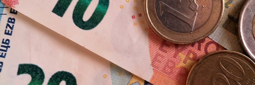COMMISSION SHAREHOLDERS OF LISTED AND UNLISTED COMPANIES